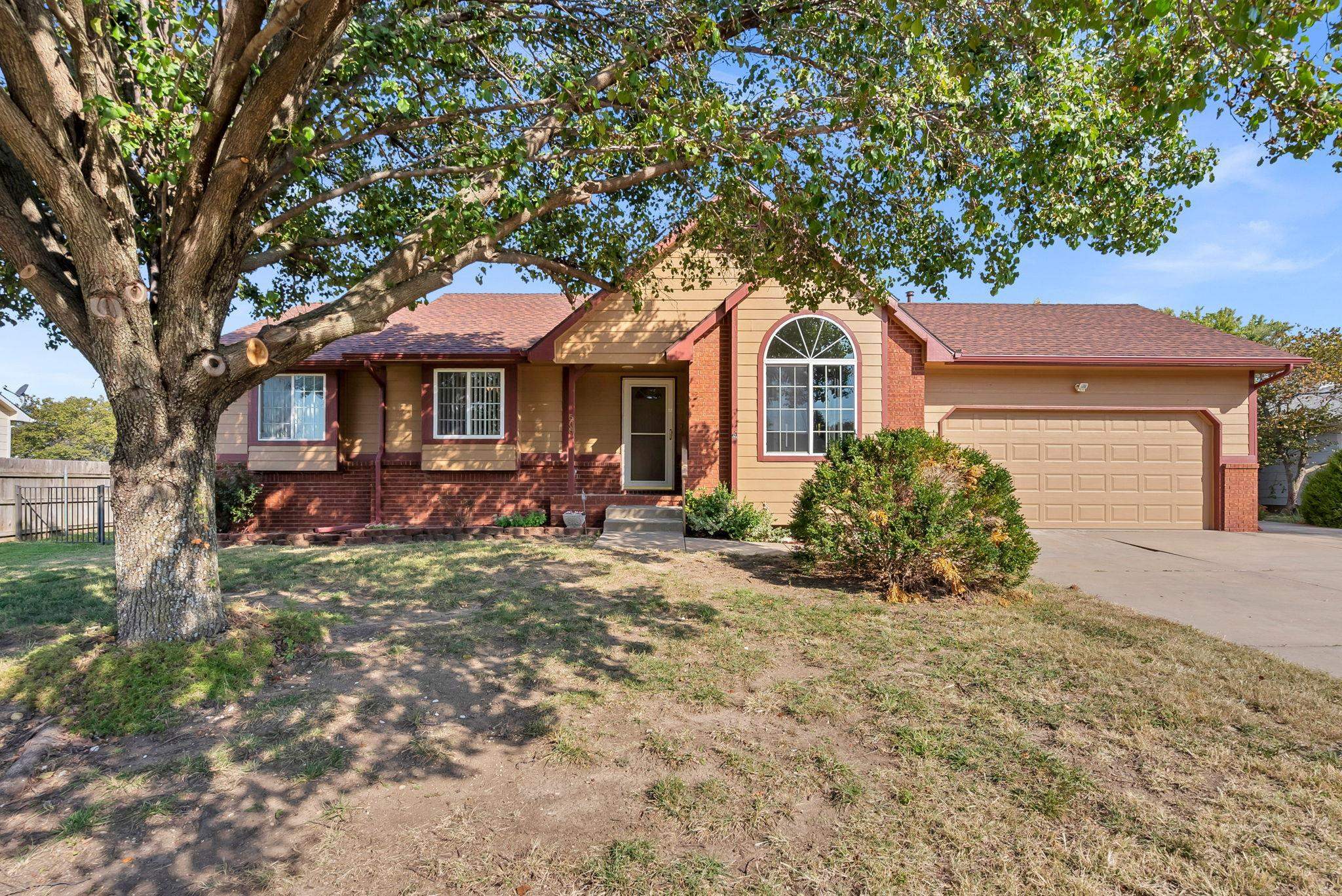 508 E Oakwood Dr  Rose Hill KS 67133-8533 photo