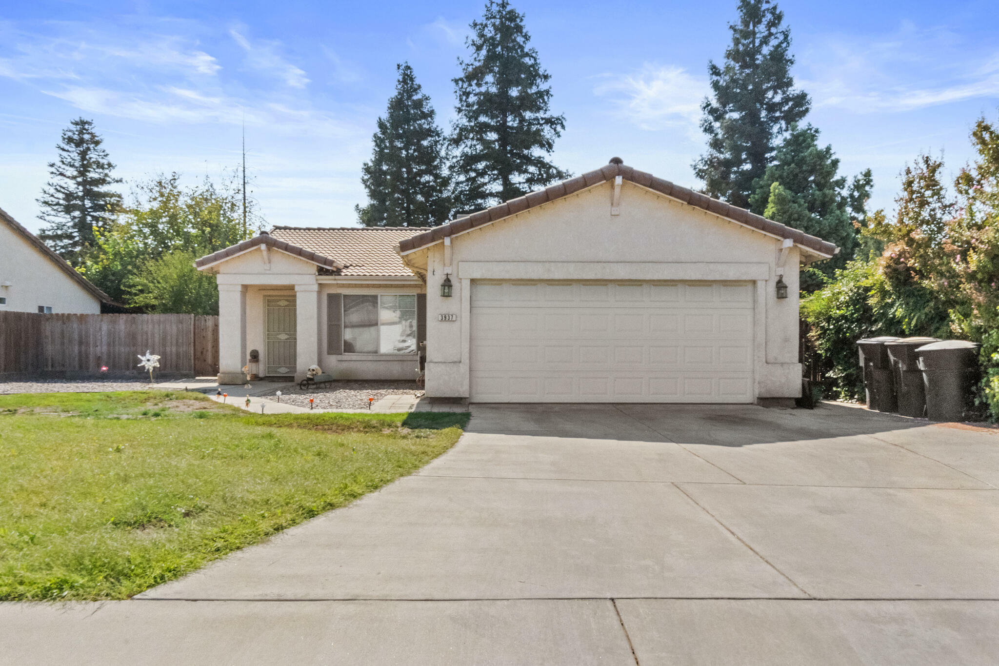 Property Photo:  3937 W Sweet Avenue  CA 93291 