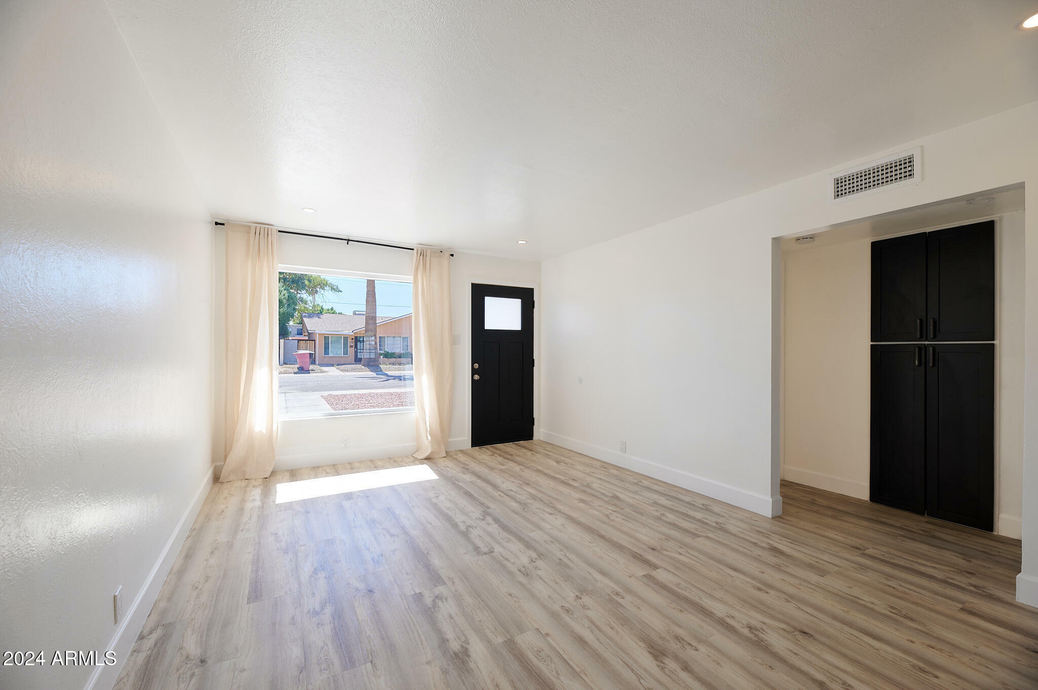 Property Photo:  6814 E Pinchot Avenue  AZ 85251 