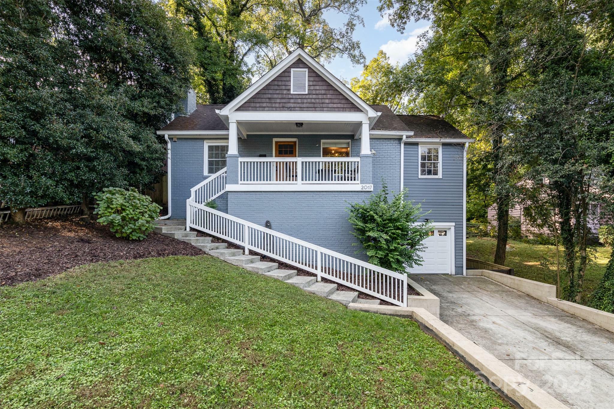 Property Photo:  2017 Wood Dale Terrace  NC 28203 