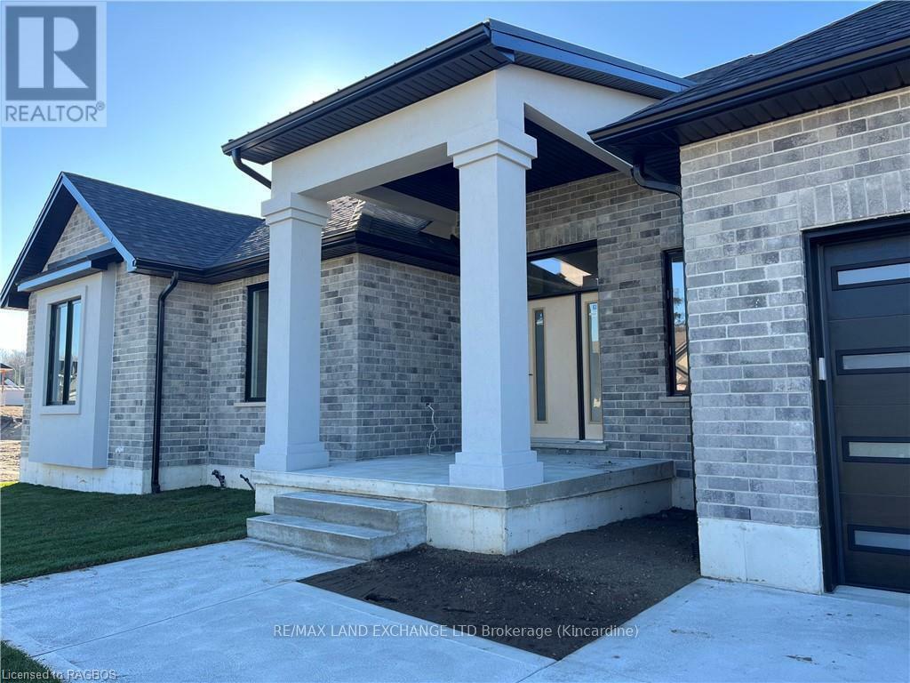 Property Photo:  924 Bogdanovic Way  ON N2Z 0H3 