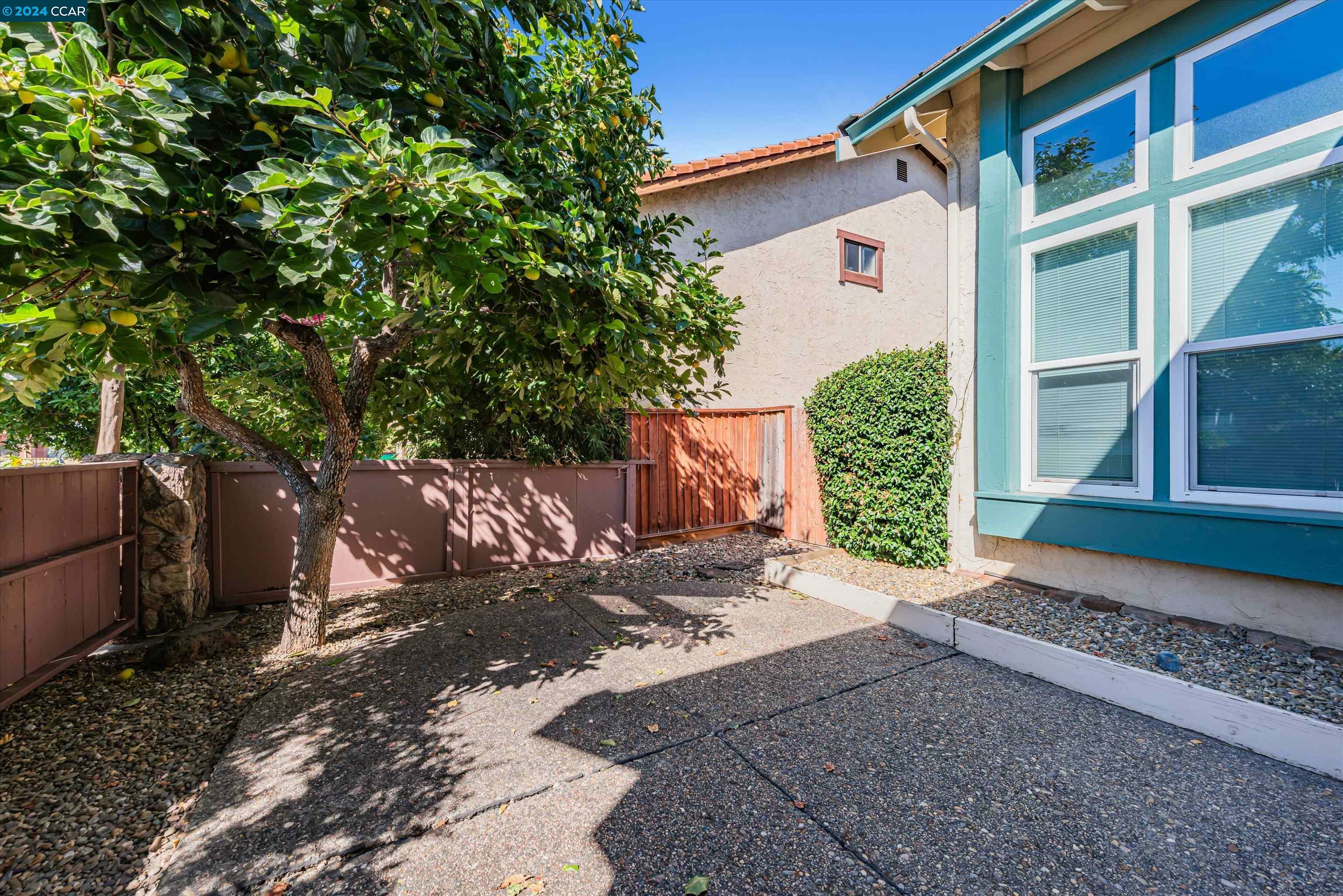 Property Photo:  832 Hollyhock Dr  CA 94578 