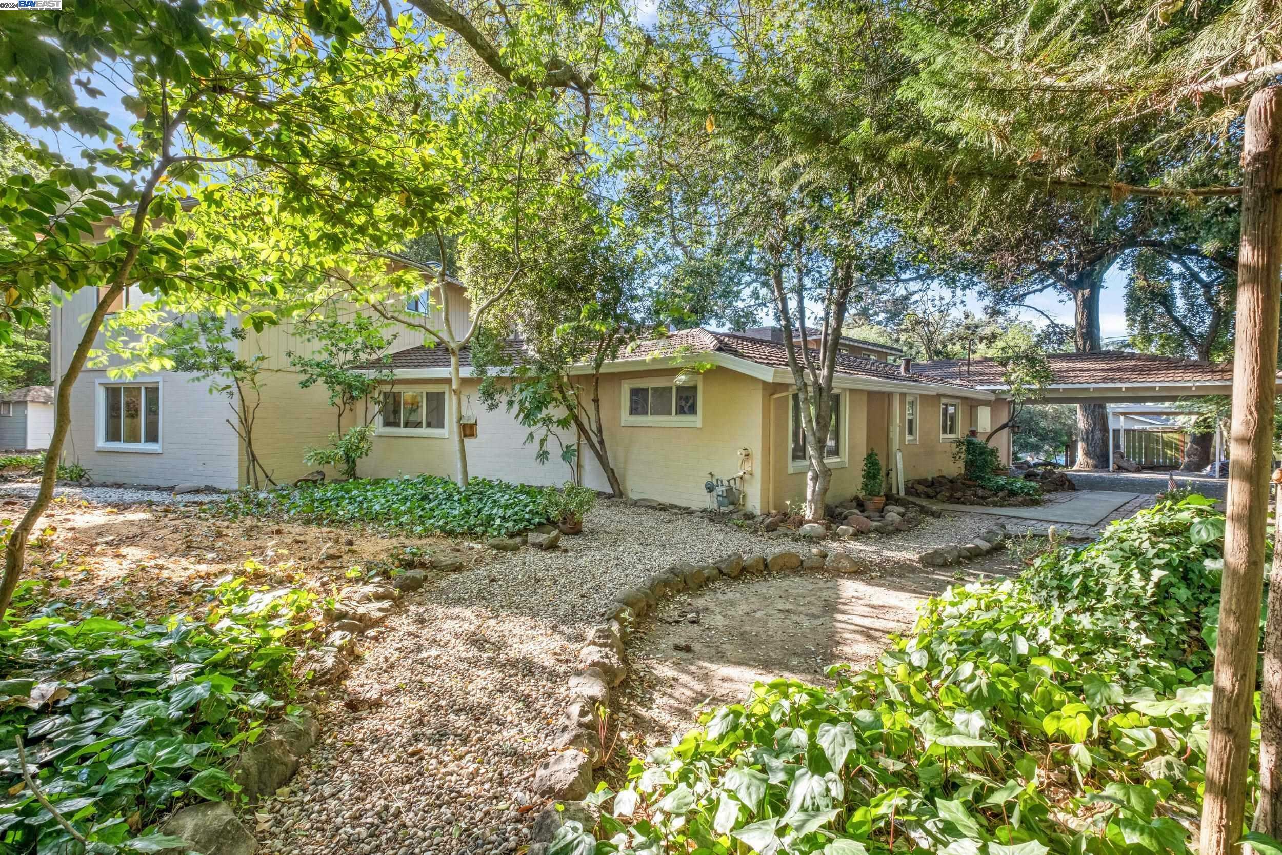 Property Photo:  6 Wanda Way  CA 94553 