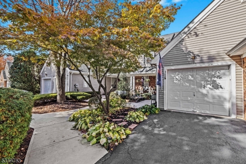 252 Laurel Ct  Readington Twp. NJ 08889 photo