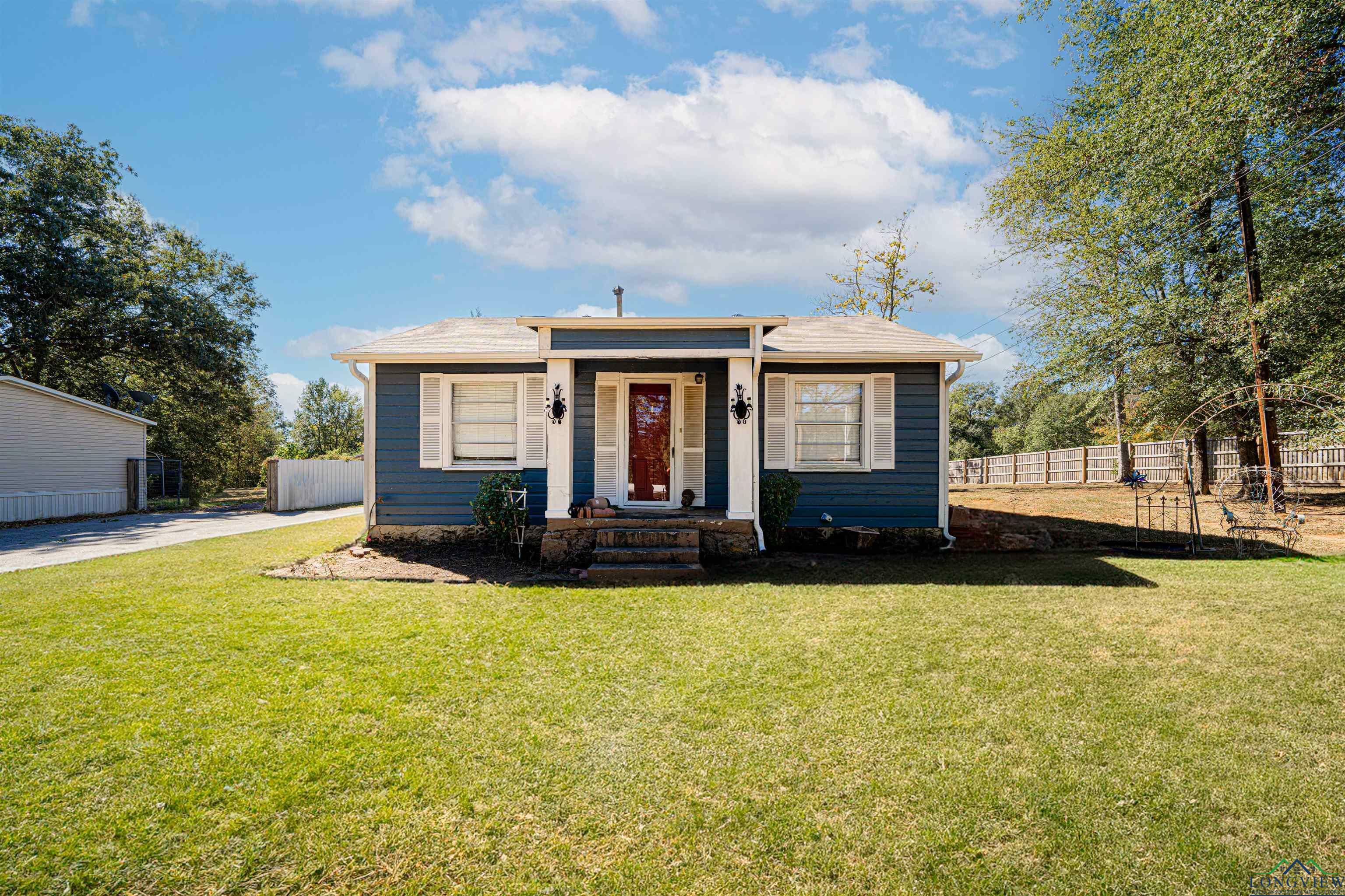 Property Photo:  421 N Central  TX 75650 