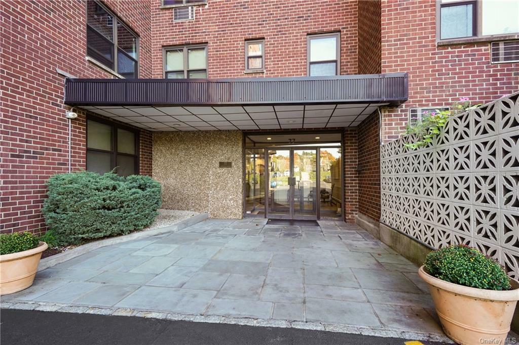 Property Photo:  77 Carpenter Avenue 1M  NY 10549 