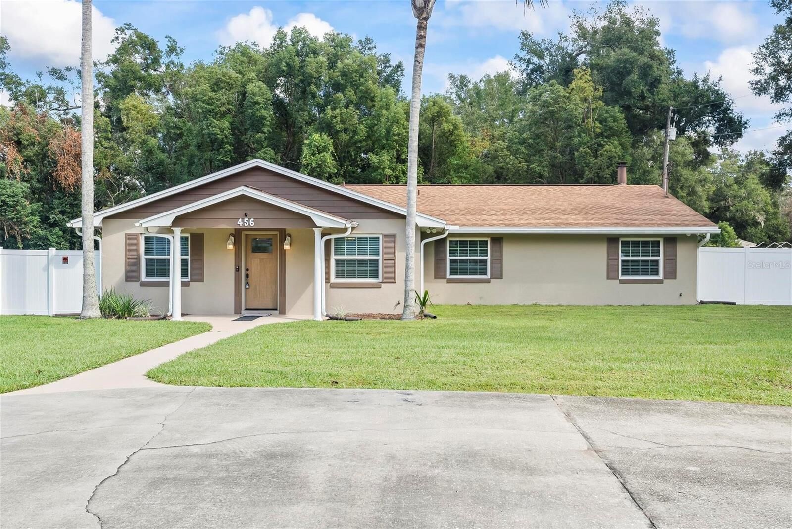 Property Photo:  456 S Leavitt Avenue  FL 32763 