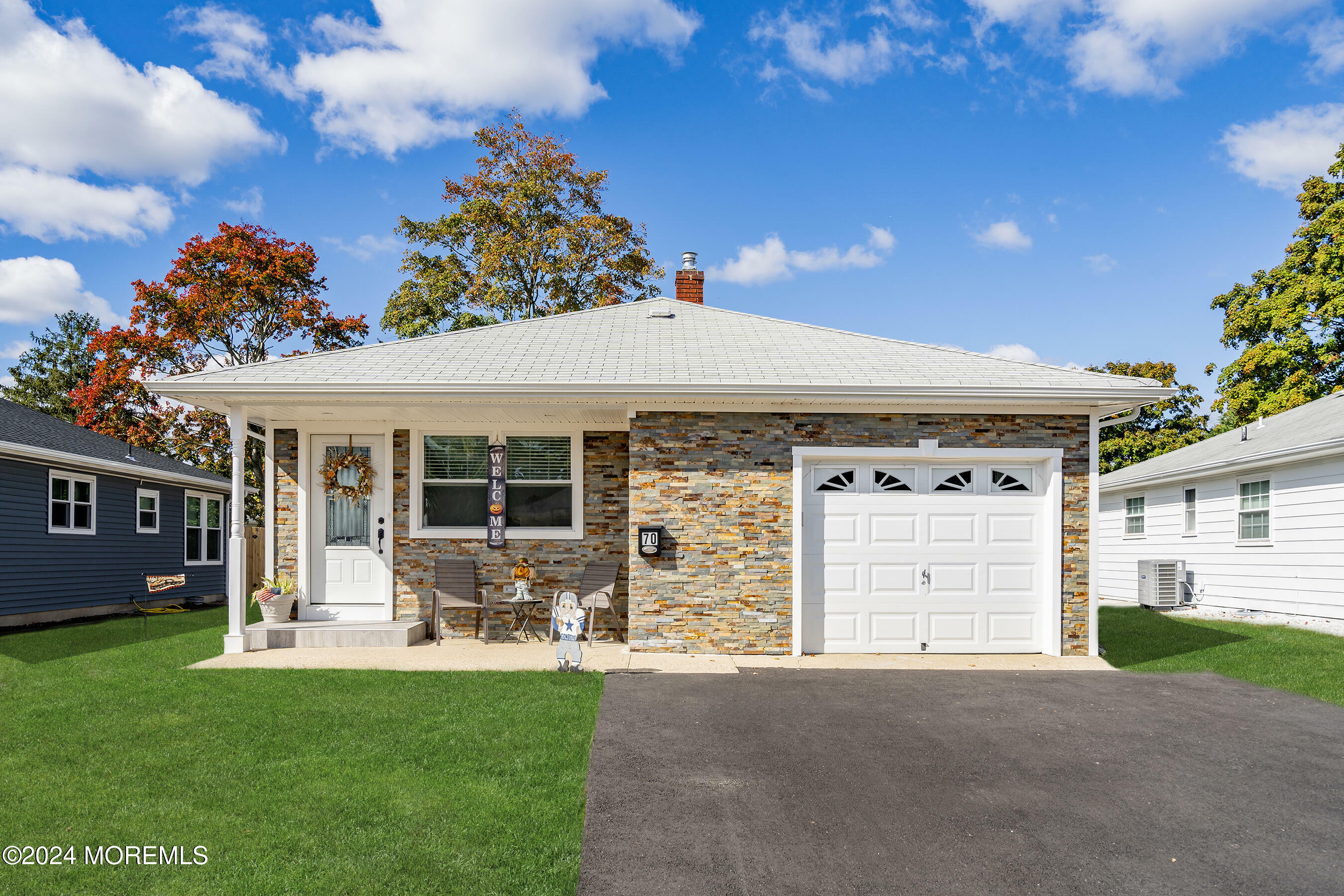 Property Photo:  70 Montserrat Street  NJ 08757 