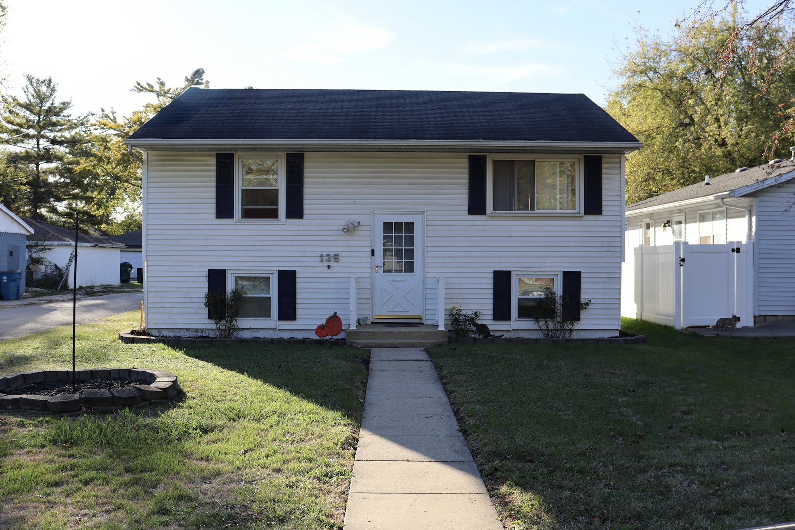 Property Photo:  135 N Jefferson Avenue  IL 60915 