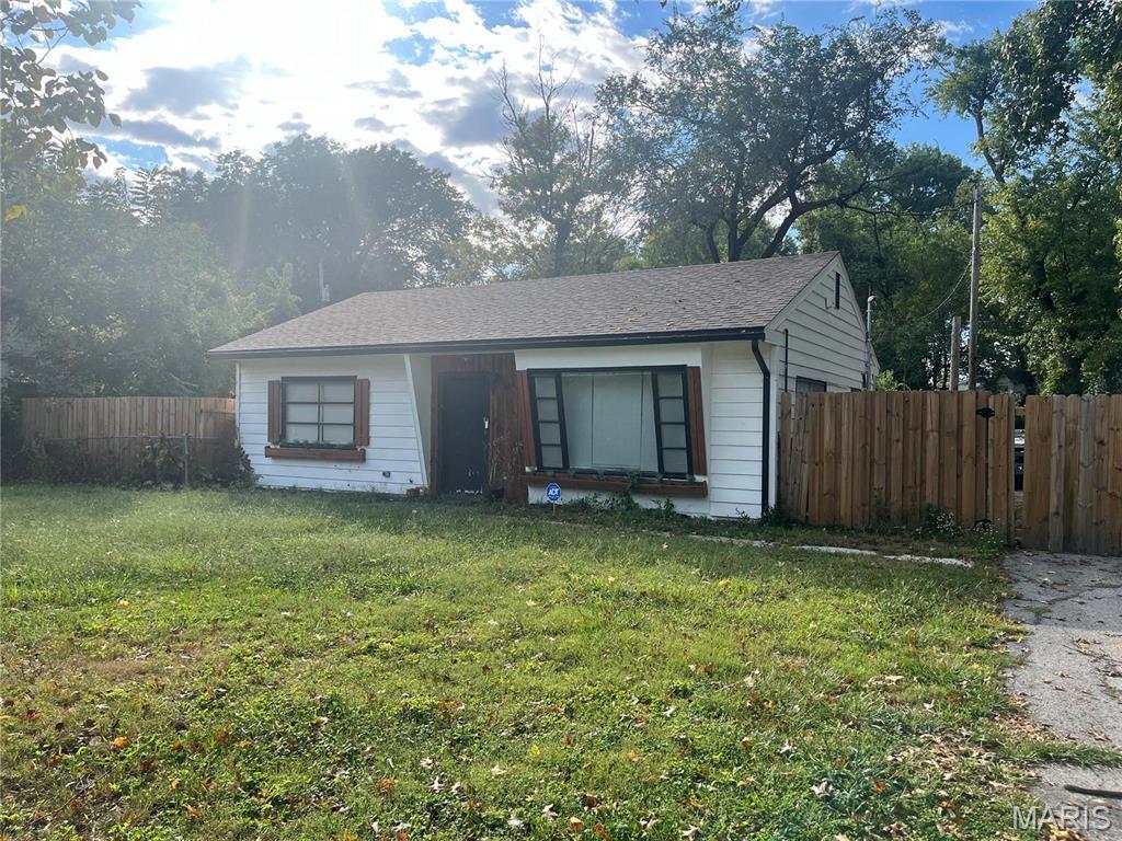 Property Photo: 11821 Larimore Road MO 63138