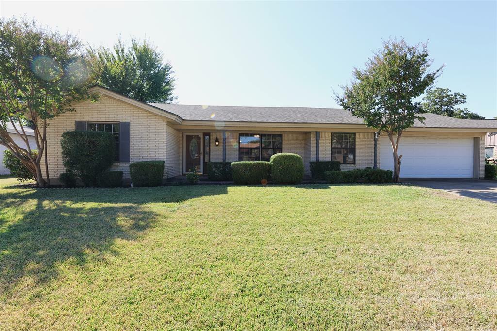 Property Photo:  417 W Pleasantview  TX 76054 