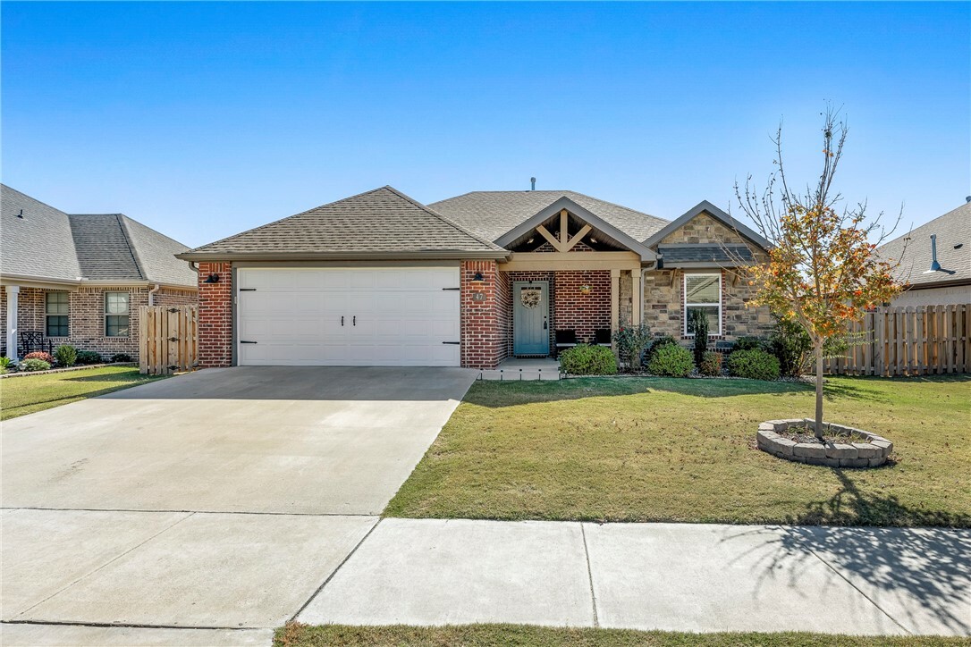 Property Photo:  47 E Loveland Loop  AR 72730 