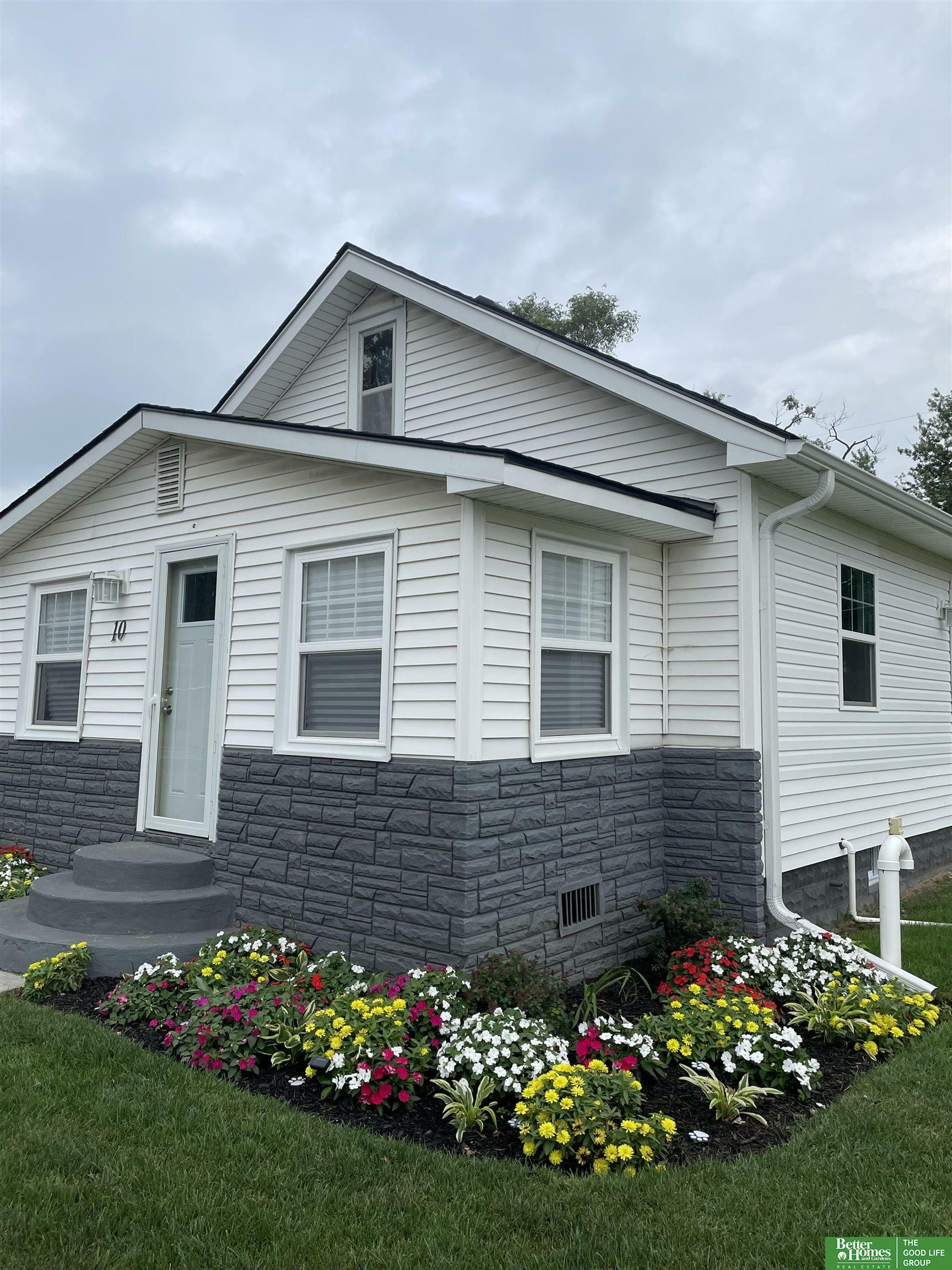 Property Photo:  10 Aztec Street  IA 51501 