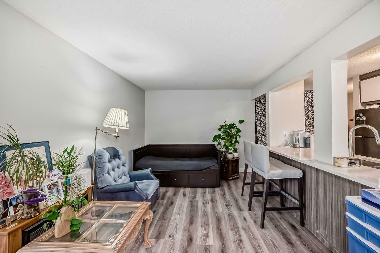 Property Photo: 4328 4 Street NW 304 AB T2K 1A2