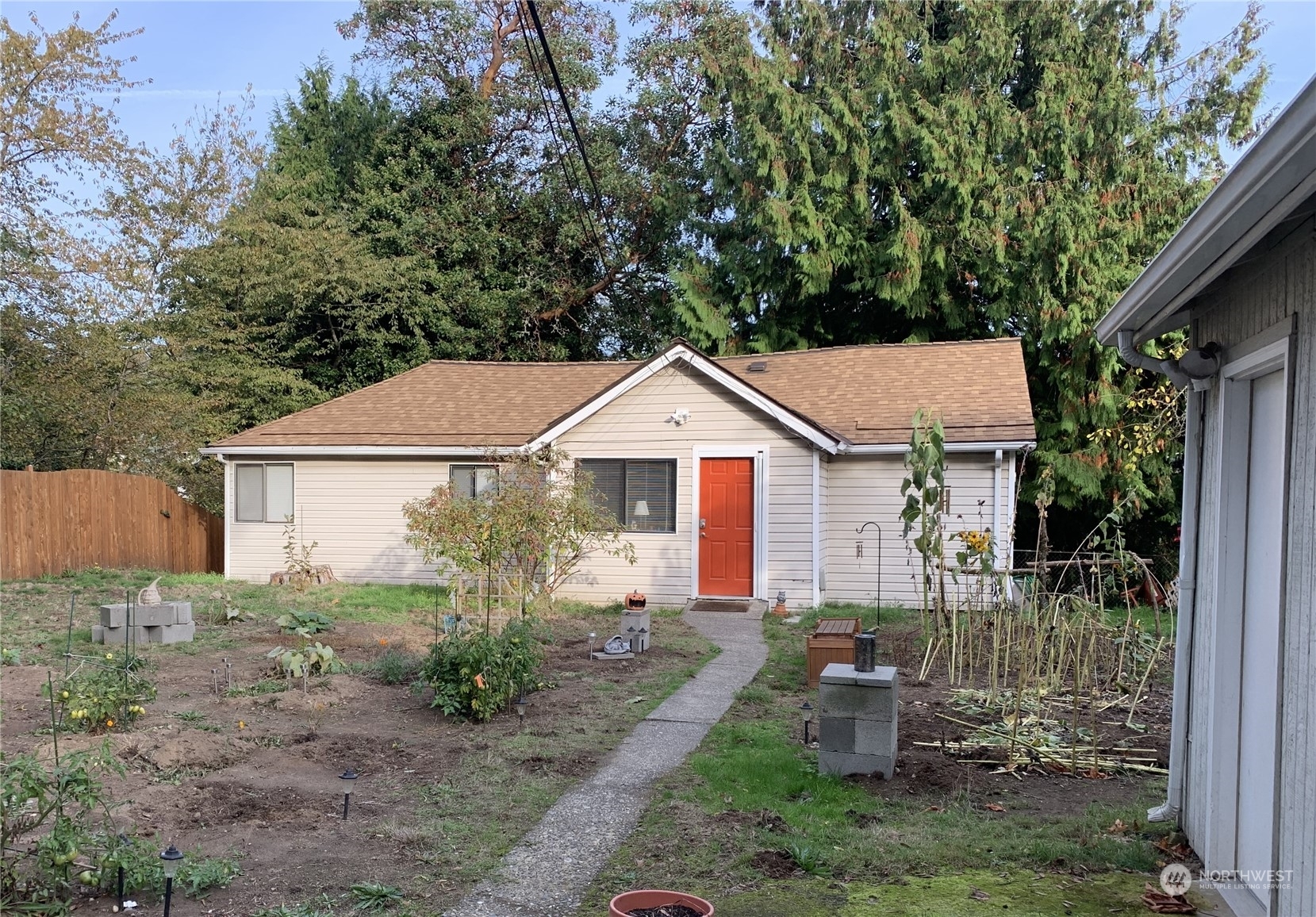 Property Photo:  10928 26th Avenue SW  WA 98146 