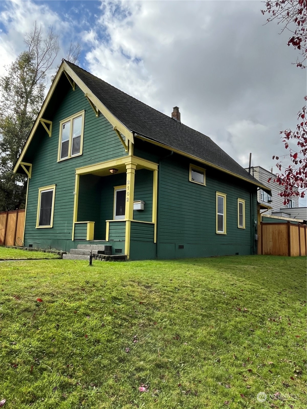 Property Photo:  2102 Virginia Avenue  WA 98201 