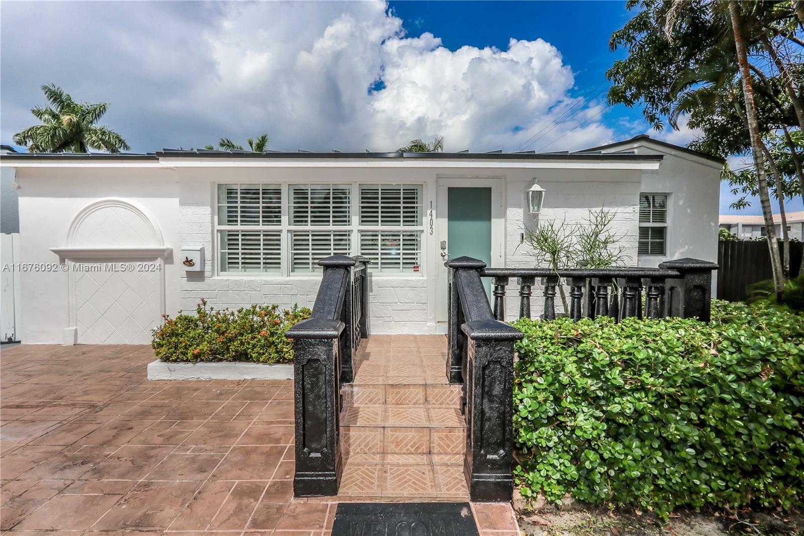 Property Photo:  1403 Fletcher St  FL 33020 