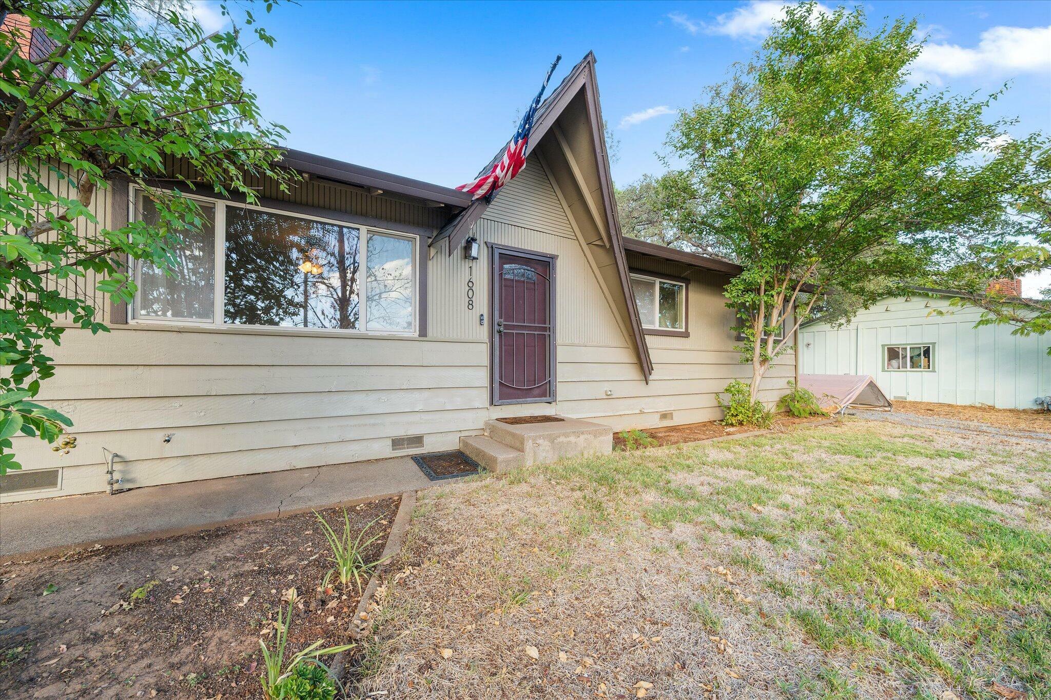 Property Photo:  1608 Oakdale Court  CA 96002 