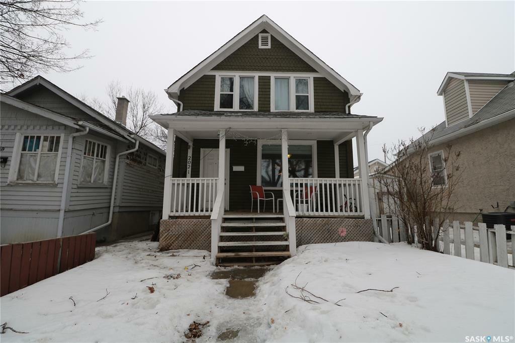 Property Photo:  2071 Wallace Street  SK S4N 4A3 