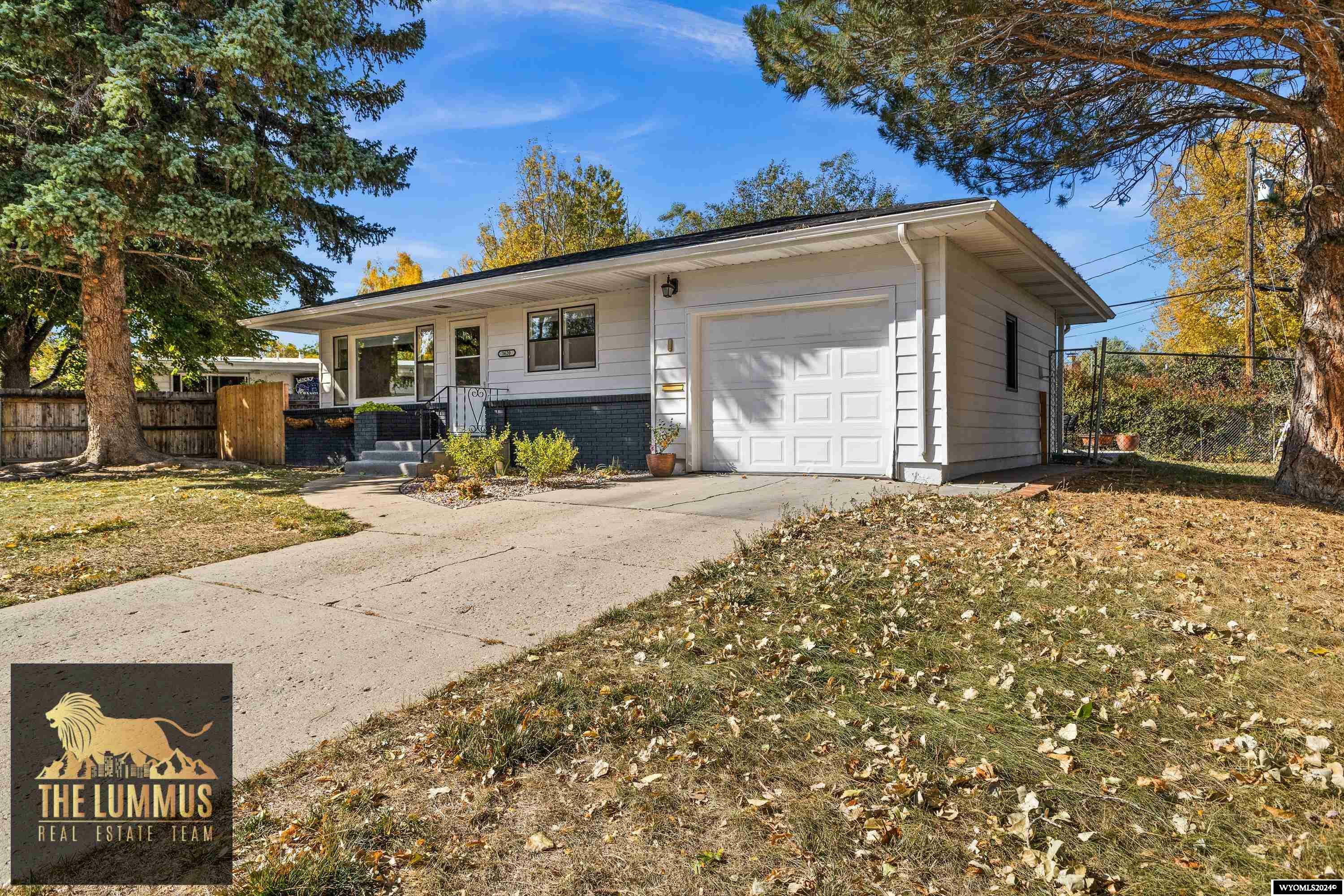 Property Photo:  1620 Brentwood Drive  WY 82604 