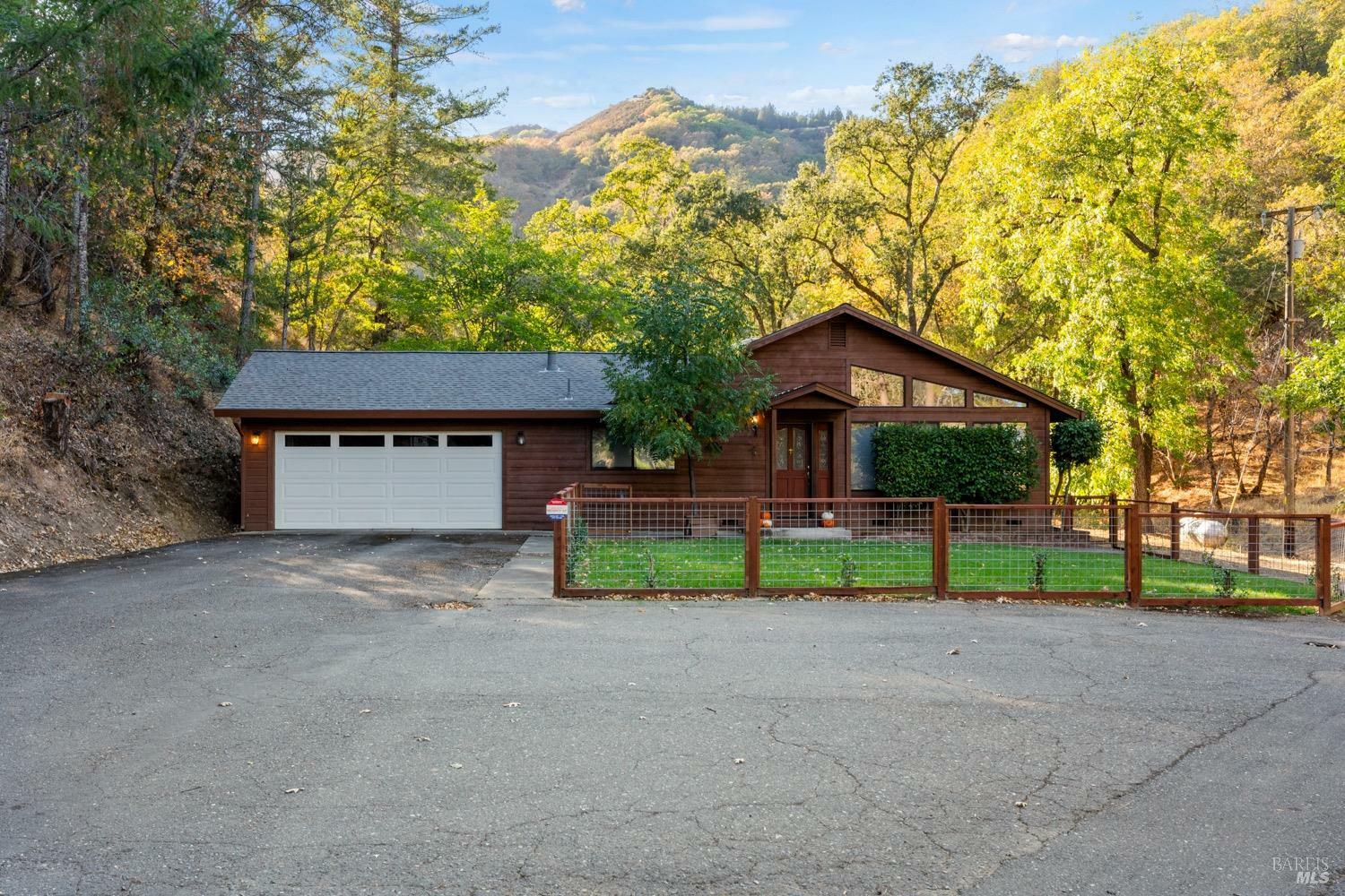 403 Crestview Drive  Ukiah CA 95482 photo