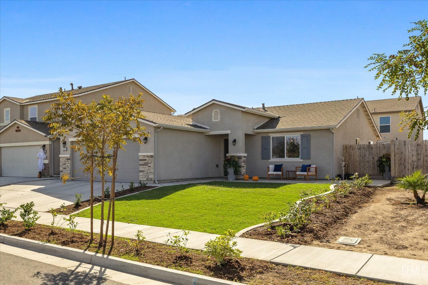 Property Photo:  6205 Mardal Avenue  CA 93313 