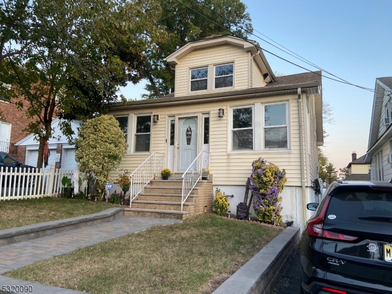 Property Photo:  1591 Hillcrest Ter  NJ 07083 