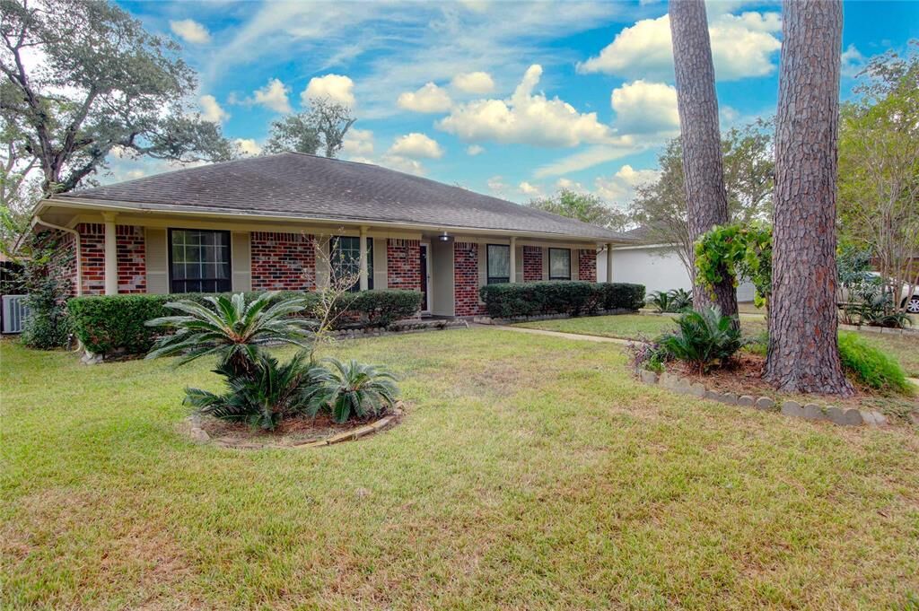 Property Photo:  9234 Landwood Drive  TX 77040 