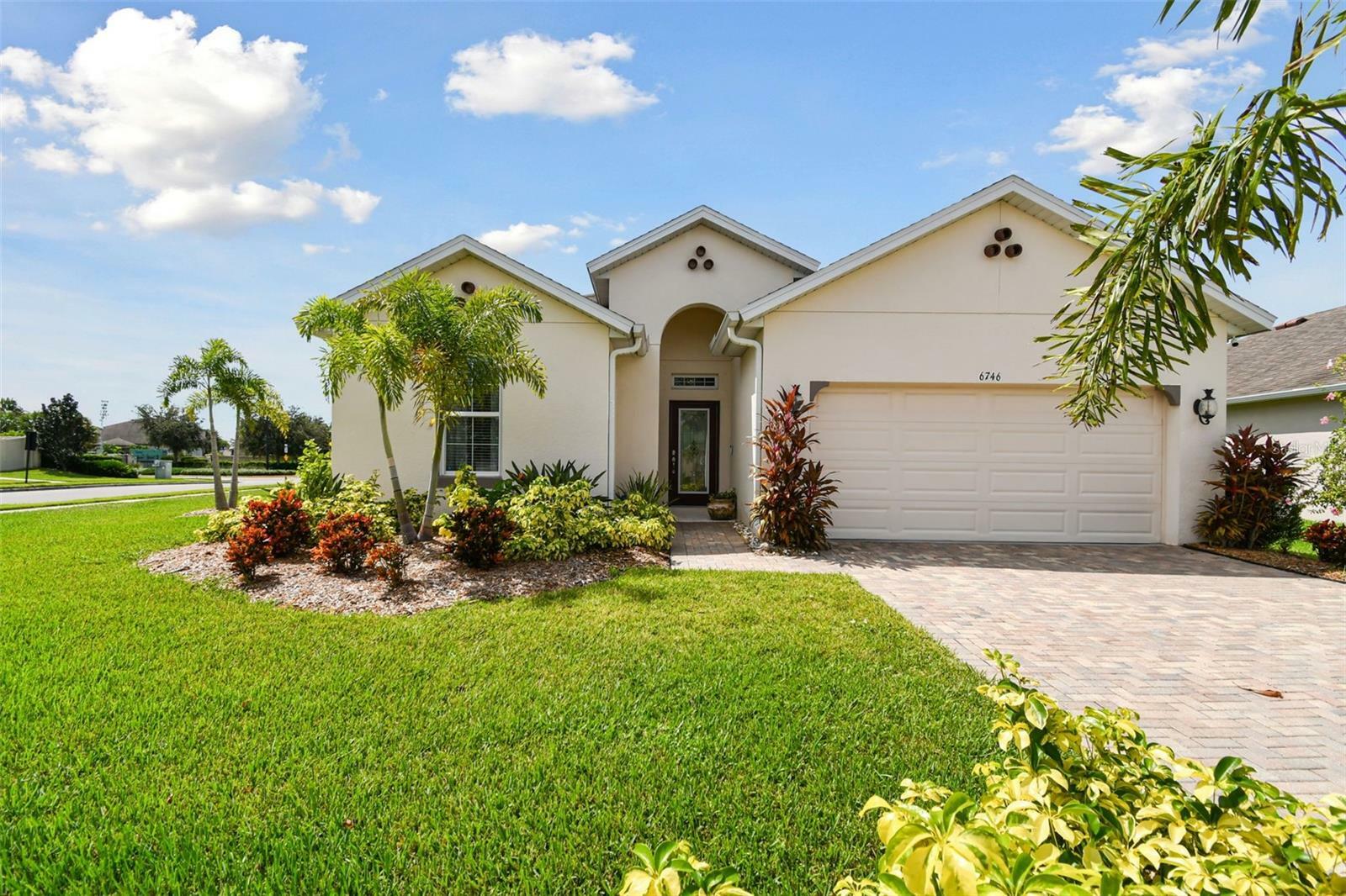 Property Photo:  6746 Devesta Loop  FL 34221 