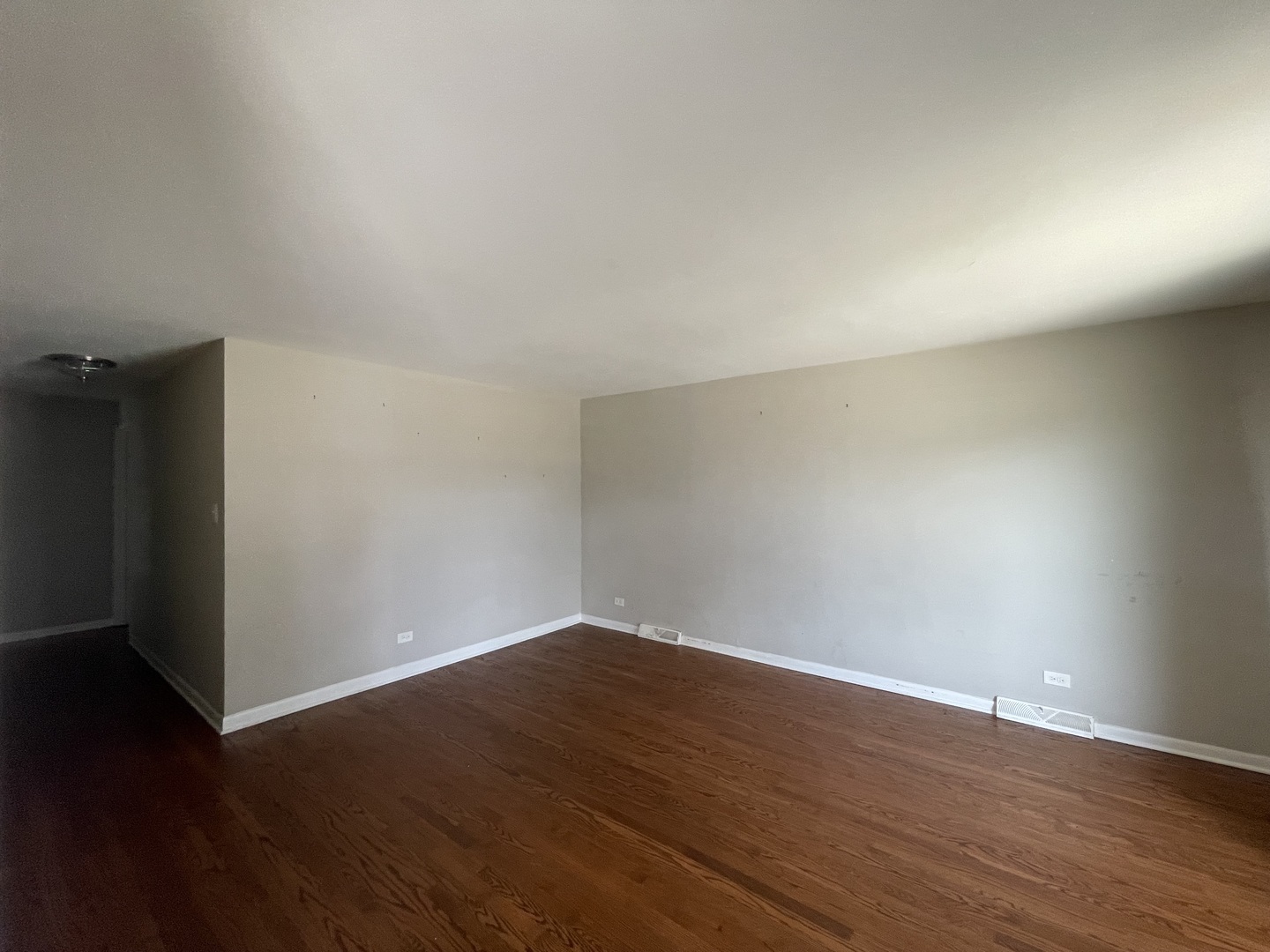 Property Photo:  494 Oglesby Avenue  IL 60409 