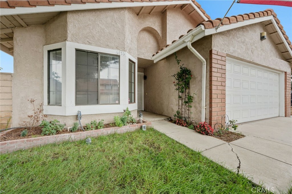 Property Photo:  6776 Jade Ct  CA 92336 