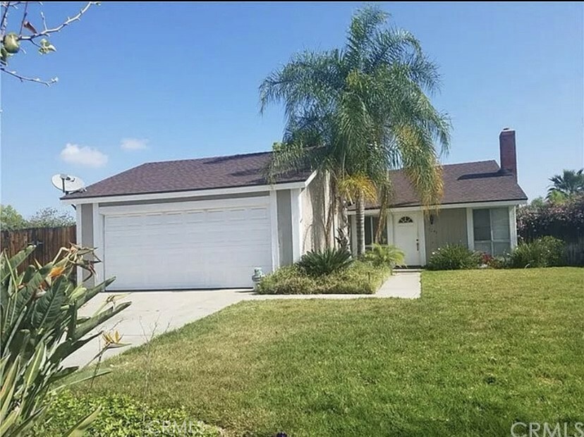 3245 Abbotsford Drive  Riverside CA 92503 photo