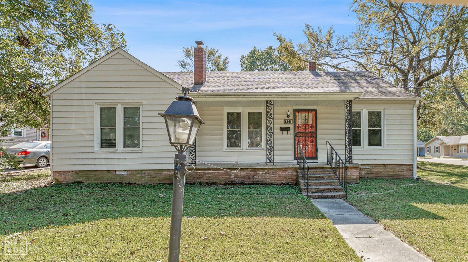 Property Photo:  705 W College Avenue  AR 72401 