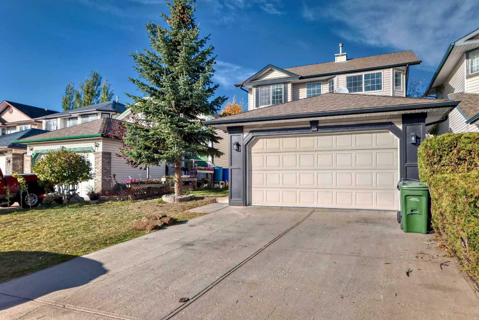 Property Photo:  15 Coventry Circle NE  AB T3K 4X7 