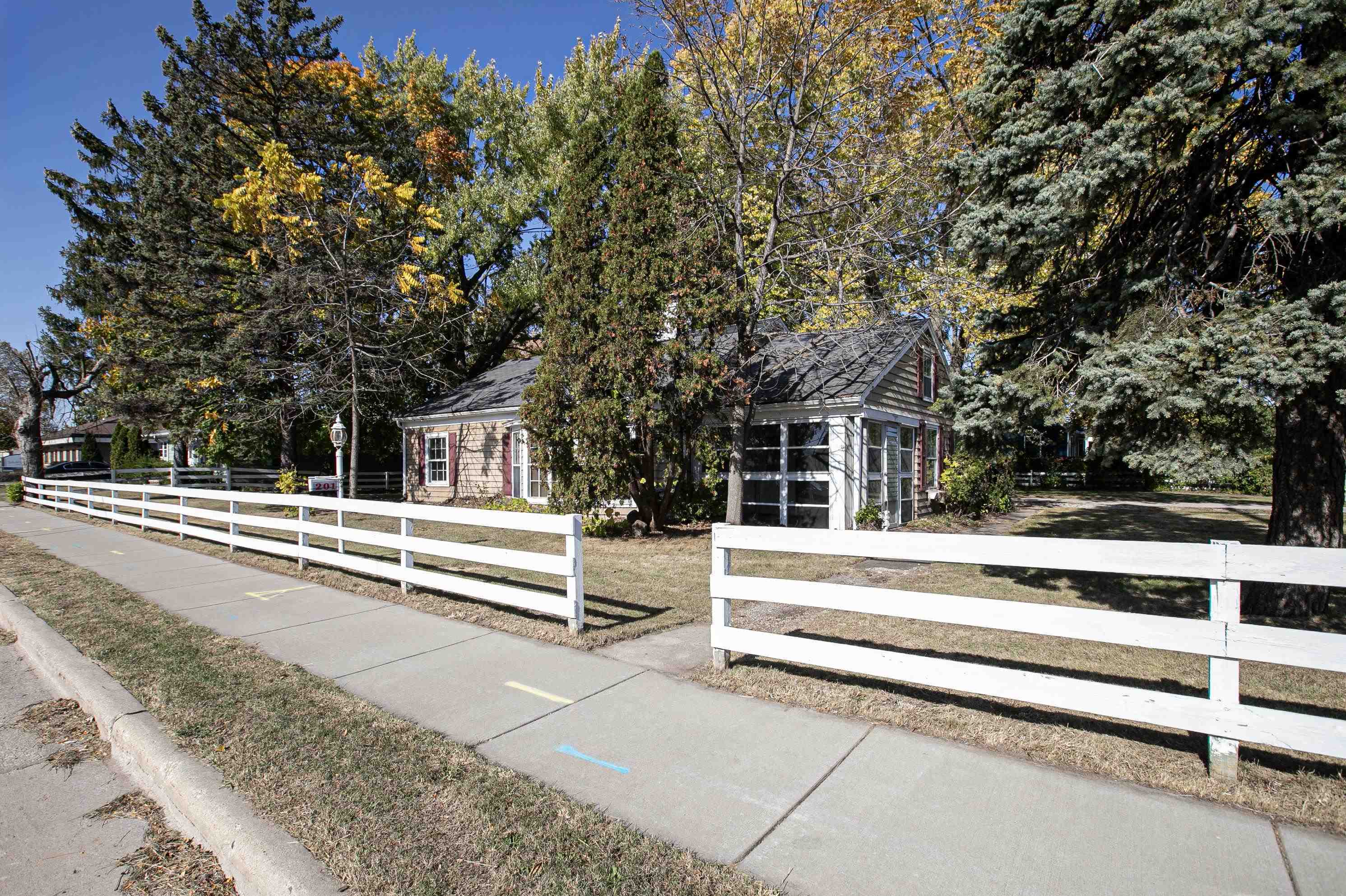 Property Photo:  201 W Cecil Street  WI 54956 