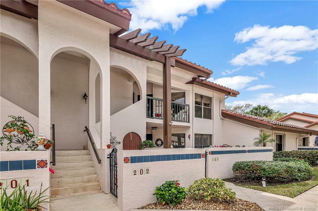 Property Photo:  6040 SE Martinique Drive 202  FL 34997 