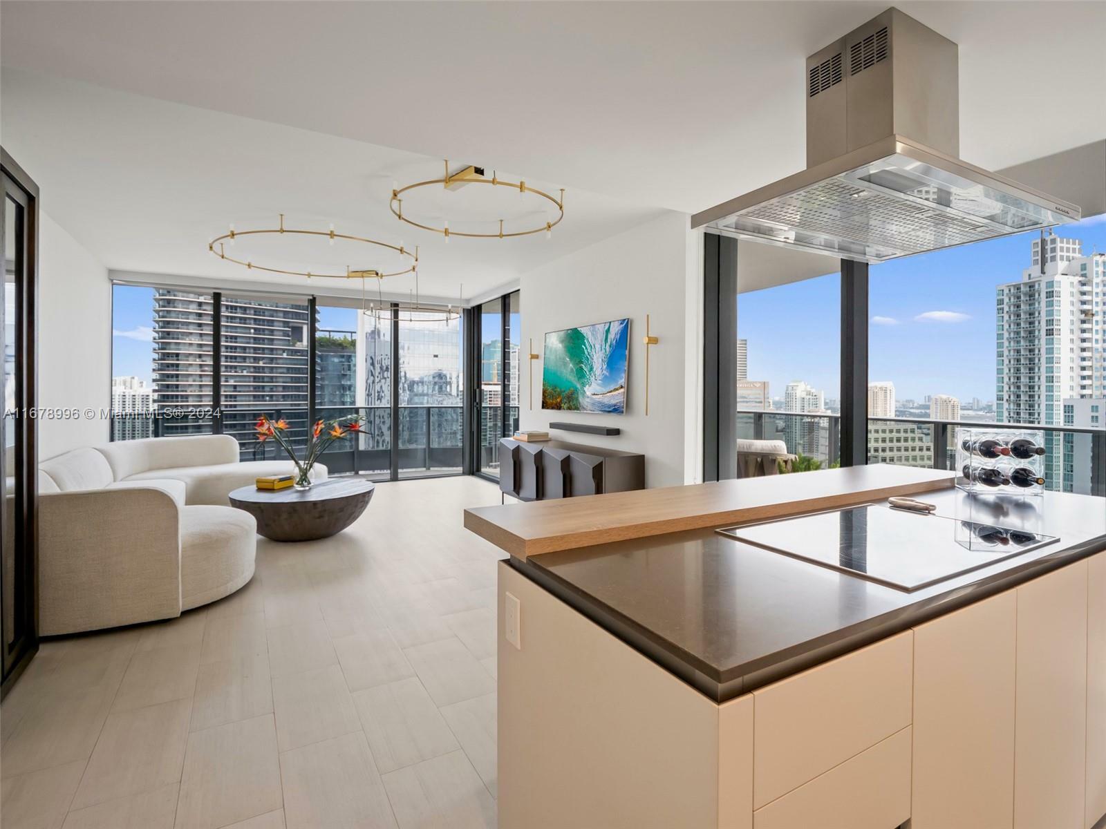 Property Photo:  1000 Brickell Plz 4215  FL 33131 