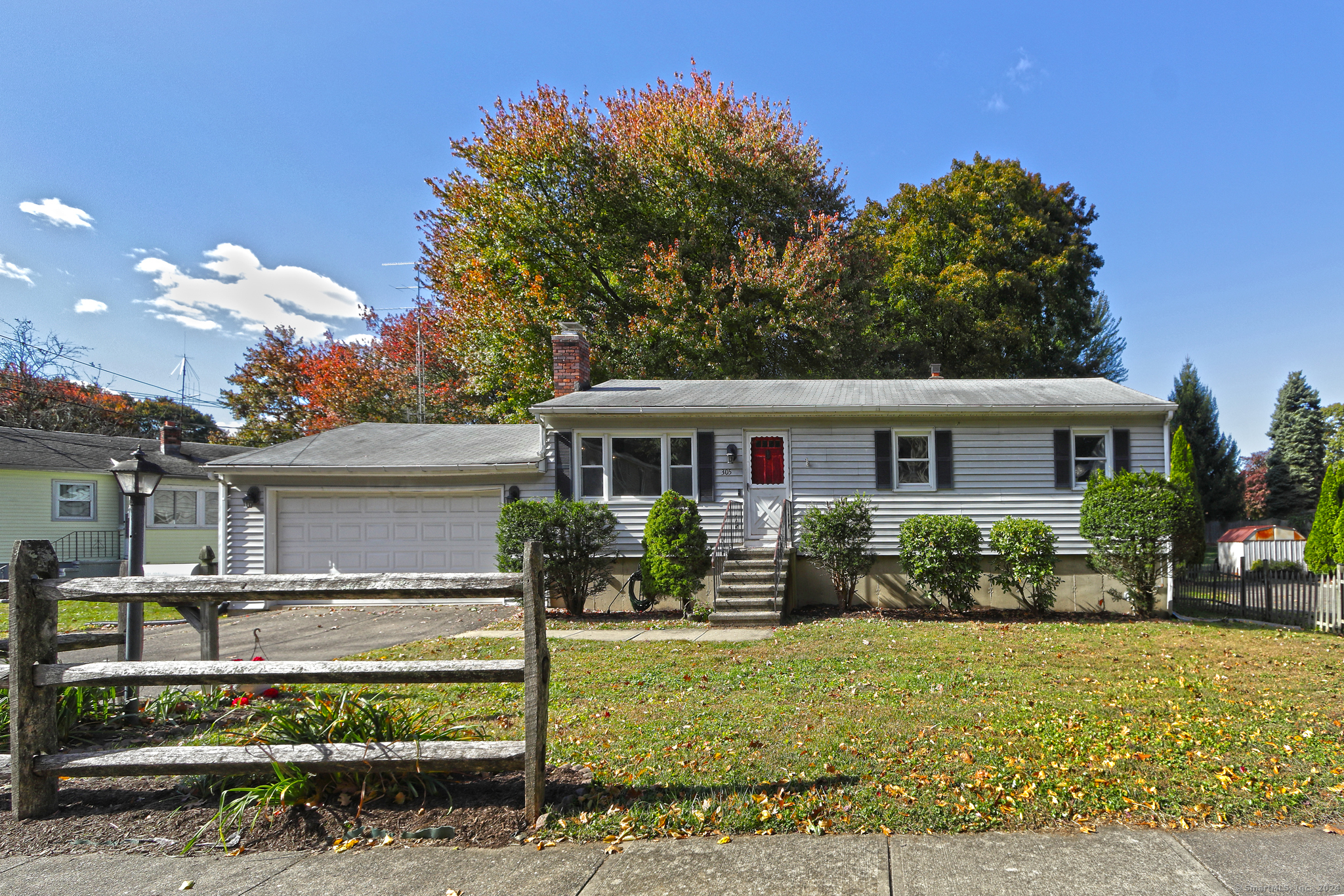 Property Photo:  305 Old Point Road  CT 06460 