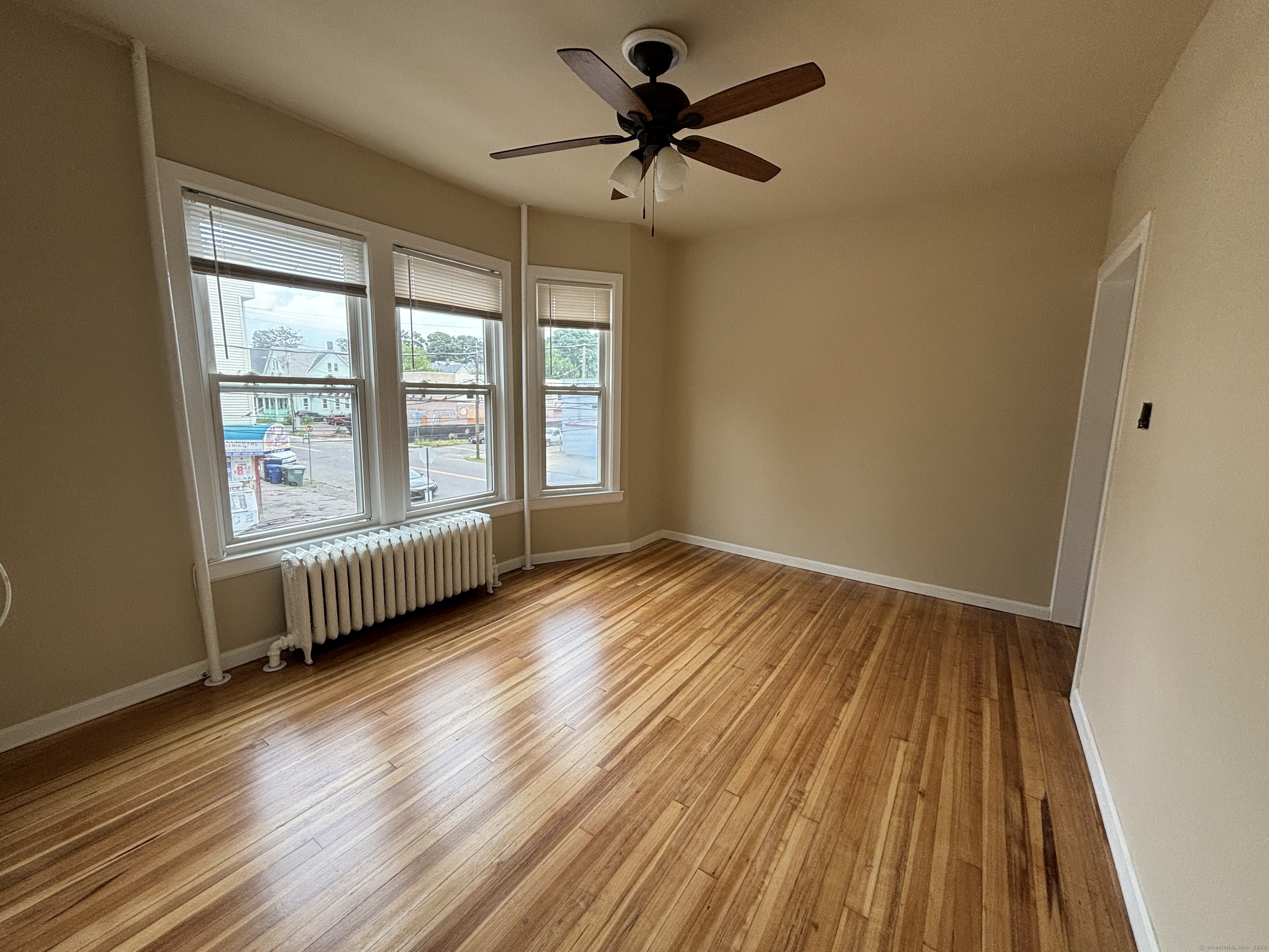 Property Photo:  252 Maplewood Avenue  CT 06604 