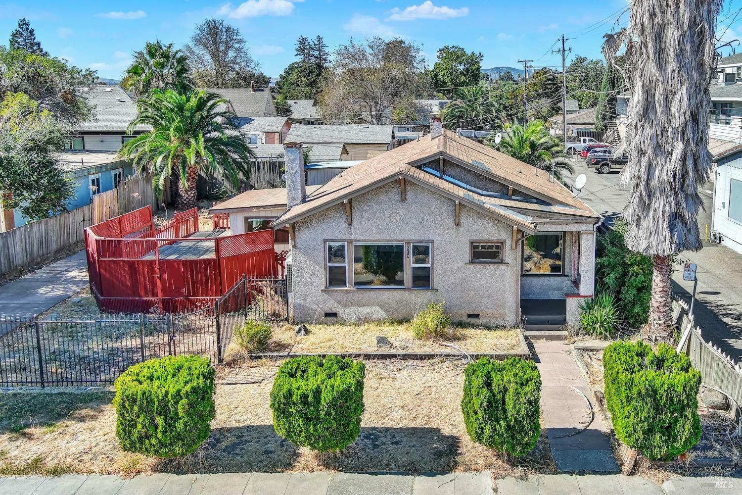 Property Photo:  519 Taylor Street  CA 94533 