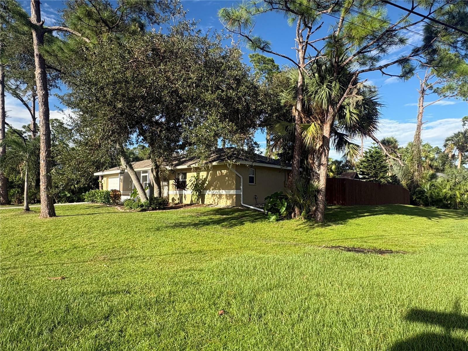 Property Photo:  1594 S Chamberlain Boulevard  FL 34286 