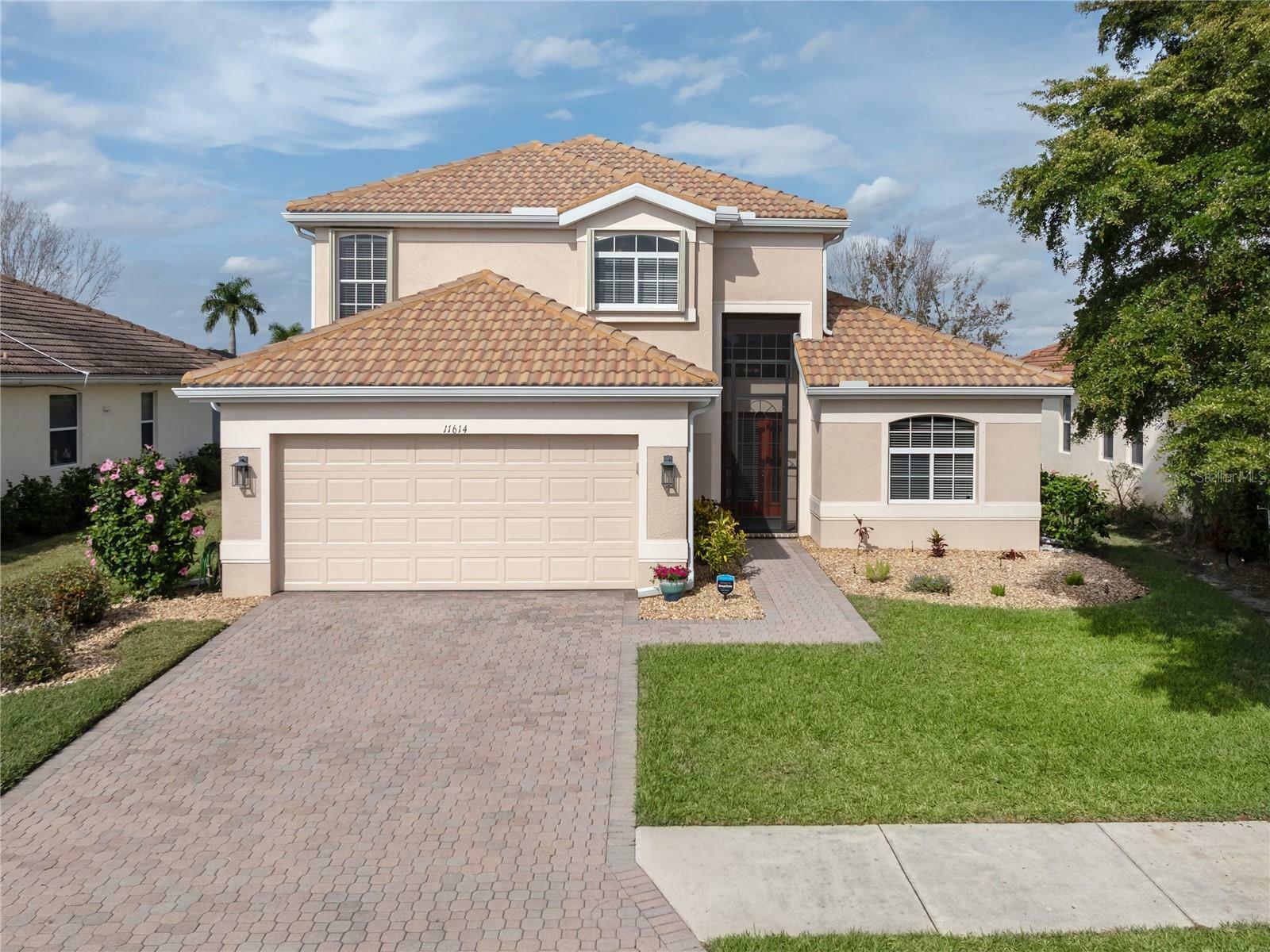 Property Photo:  11614 Dancing River Drive  FL 34292 