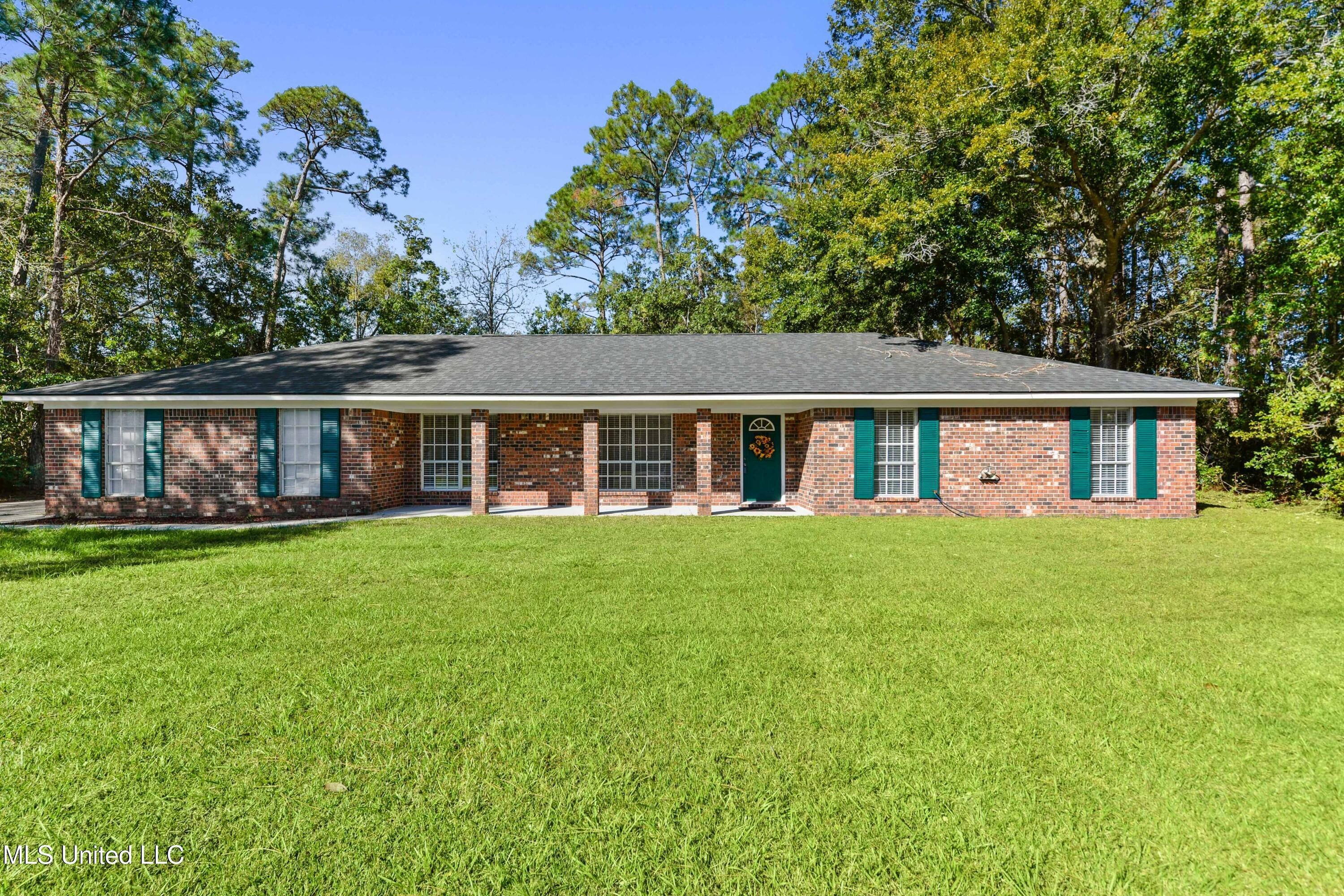 Property Photo:  8605 Martin Bluff Road  MS 39553 