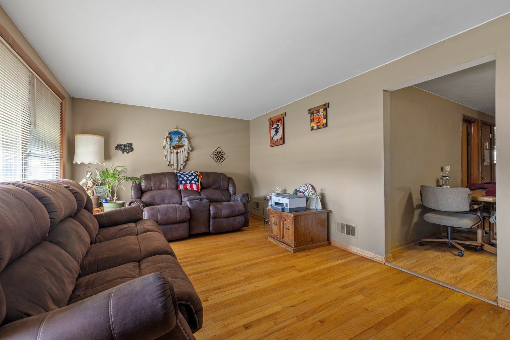 Property Photo:  5610 S Parkside Avenue  IL 60638 