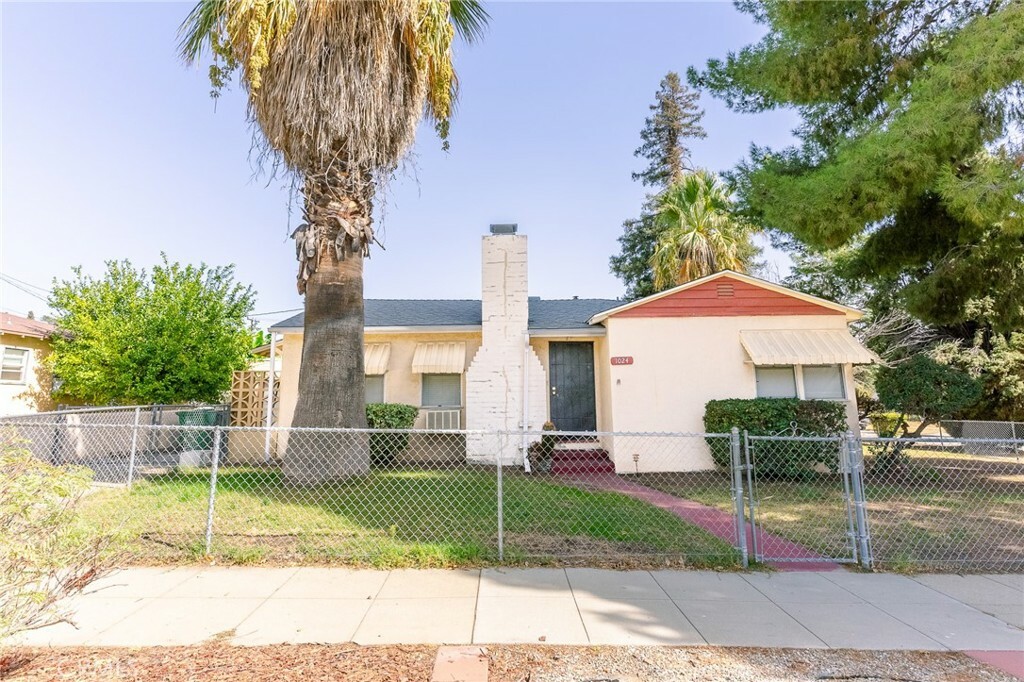 Property Photo:  1024 N 1st Street  CA 92220 