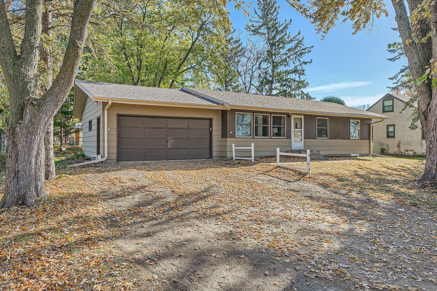 Property Photo:  2431 Geneva Avenue N  MN 55128 