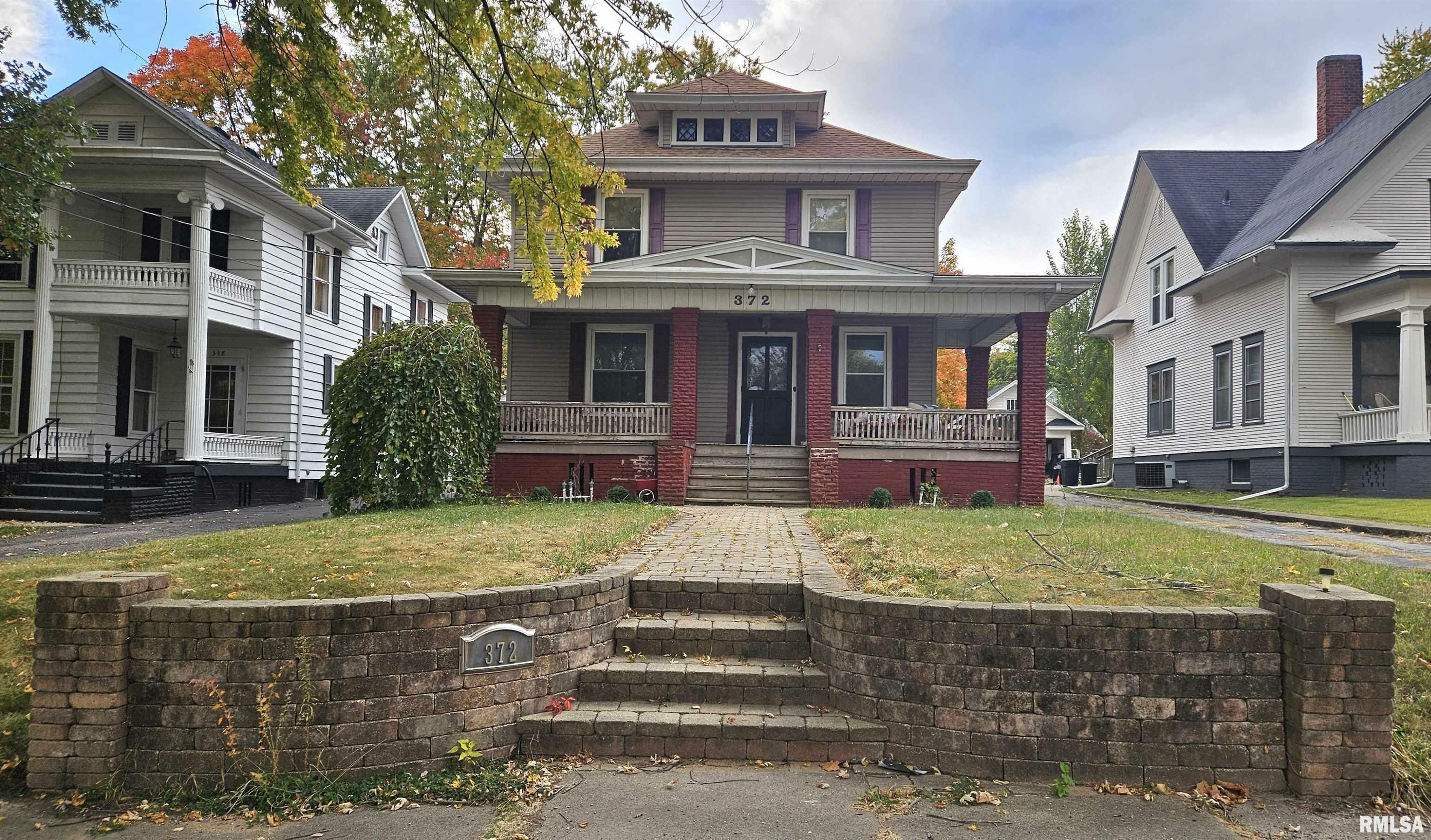 Property Photo:  372 W Chestnut Street  IL 61520 