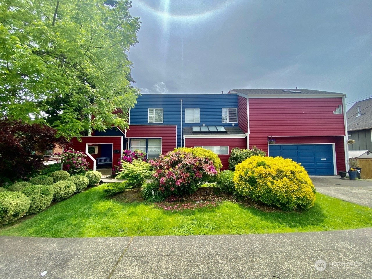 Property Photo:  3111 E Republican Street  WA 98112 