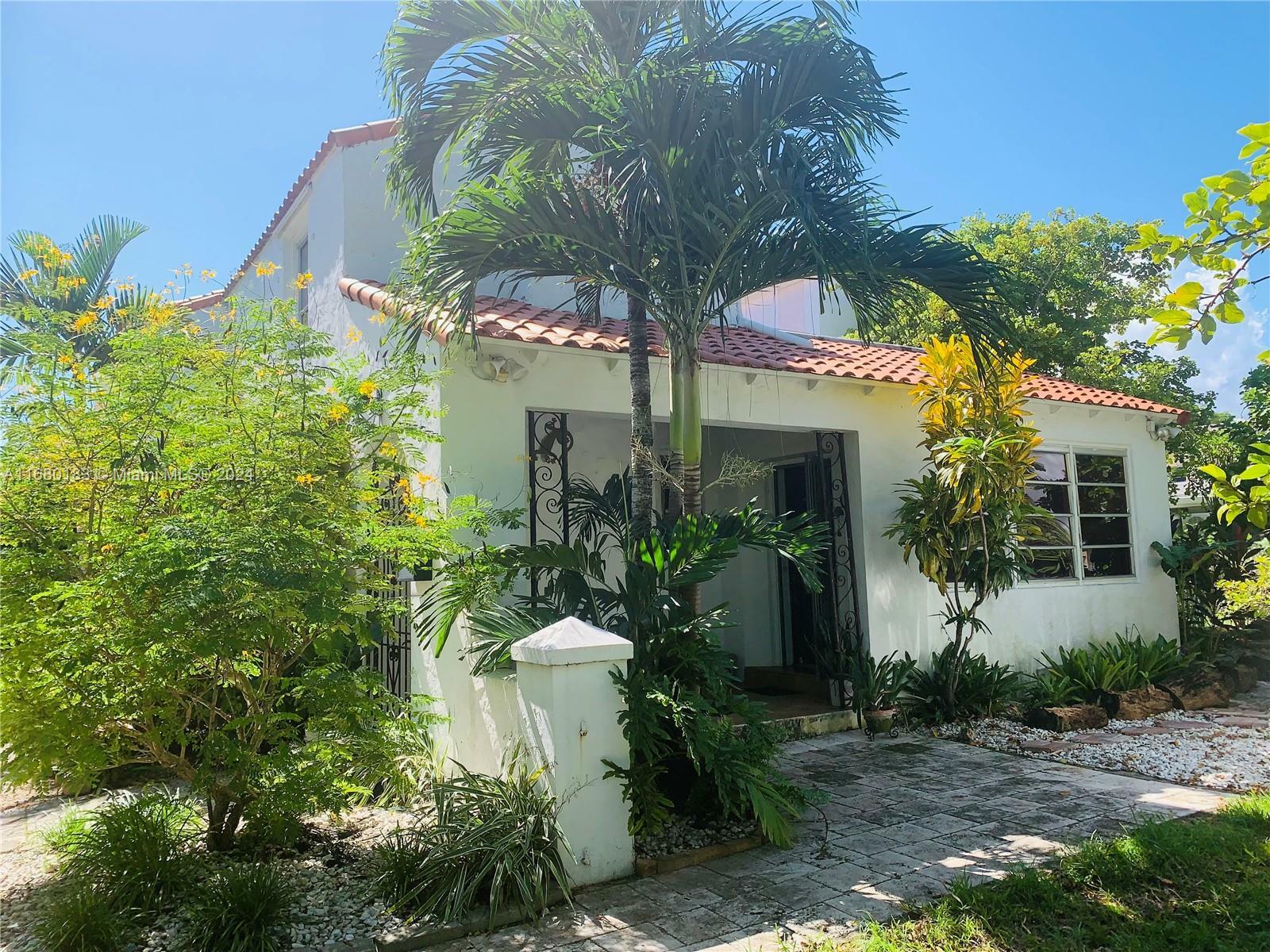 Property Photo:  512 SW 21st Ave  FL 33135 