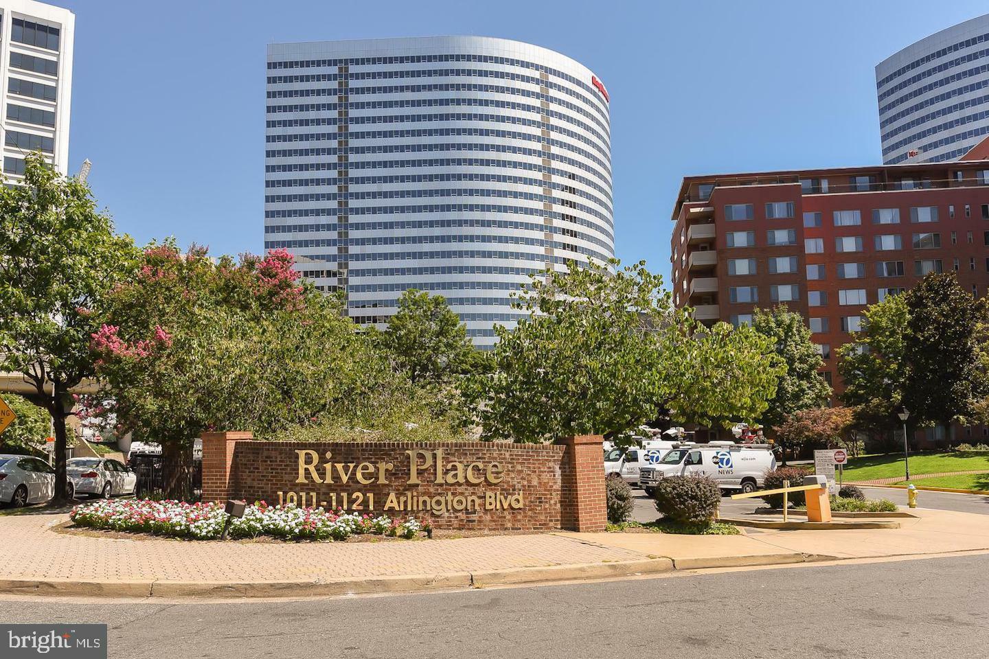 Property Photo: 1021 Arlington Boulevard 310 VA 22209